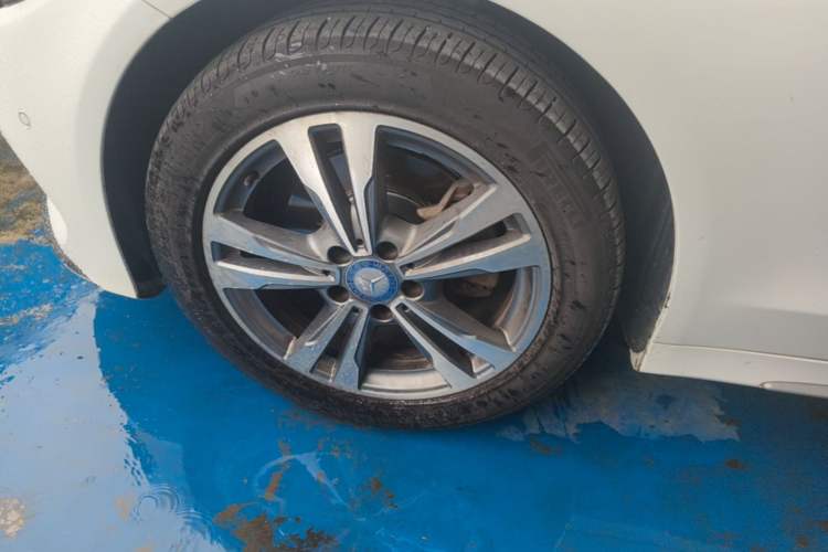 Used Mercedes-Benz C-Class 2017 Facelift C 200 L Sport Edition Left Front Wheel Hub