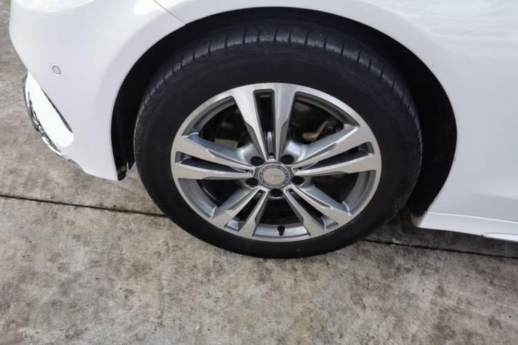 Used Mercedes-Benz C-Class 2017 C 200 L Sport Edition Left Front Wheel Hub