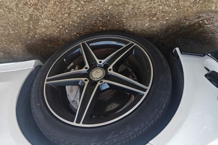 Used Mercedes-Benz C-Class 2017 C 200 Coupe Left Front Wheel Hub