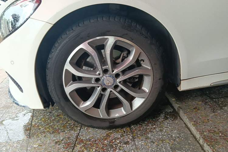 Used Mercedes-Benz C-Class 2017 C 180 L Sport Edition Left Front Wheel Hub