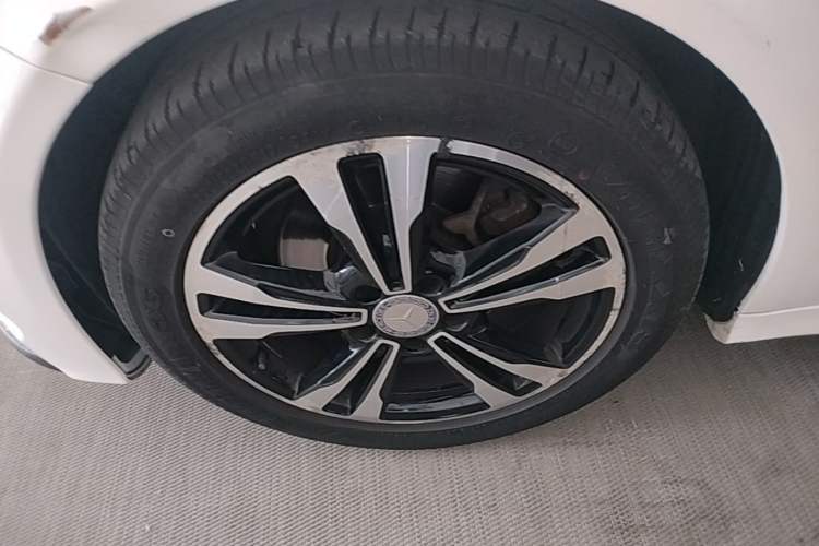 Used Mercedes-Benz C-Class 2017 C 200 Sport Edition Left Front Wheel Hub