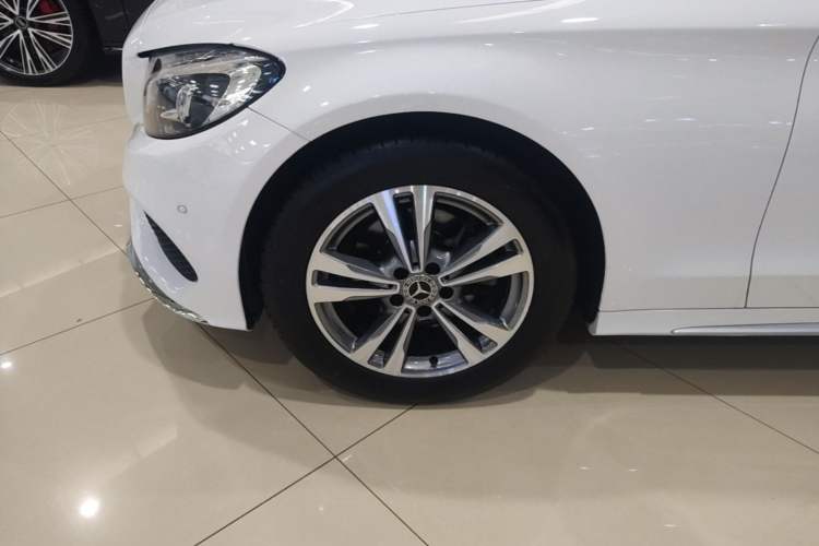 Used Mercedes-Benz C-Class 2017 Facelift C 200 L Sport Edition Left Front Wheel Hub