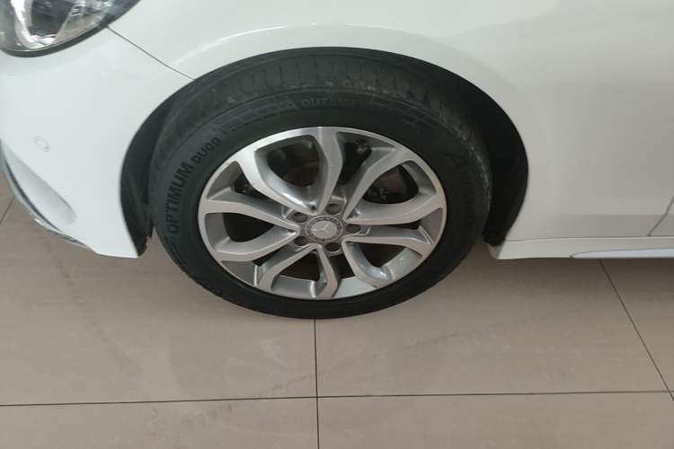 Used Mercedes-Benz C-Class 2017 C 180 L Sport Edition Left Front Wheel Hub