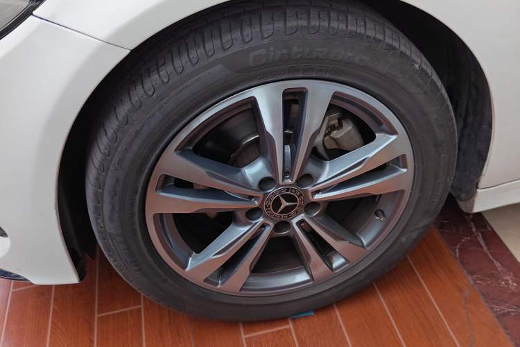 Used Mercedes-Benz C-Class 2017 Facelift C 200 L Sport Edition Left Front Wheel Hub