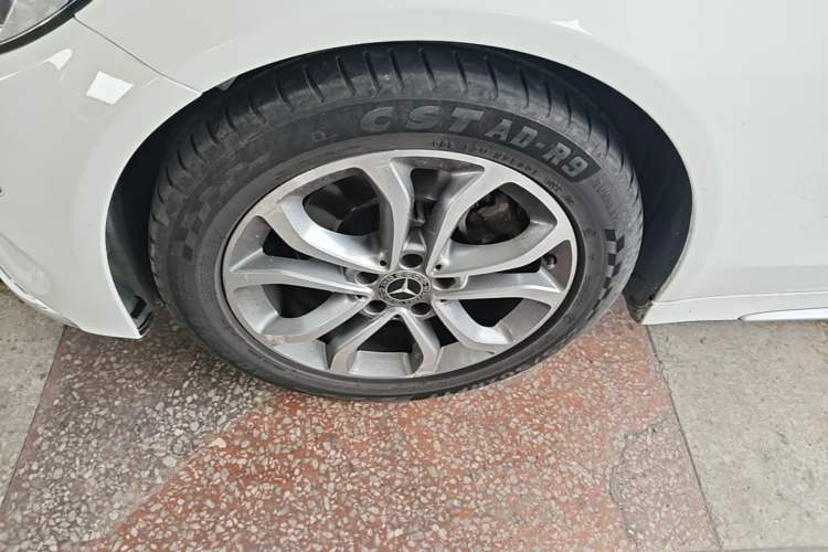 Used Mercedes-Benz C-Class 2017 Restyled C 180 L Fashion Edition Sport Version Left Front Wheel Hub