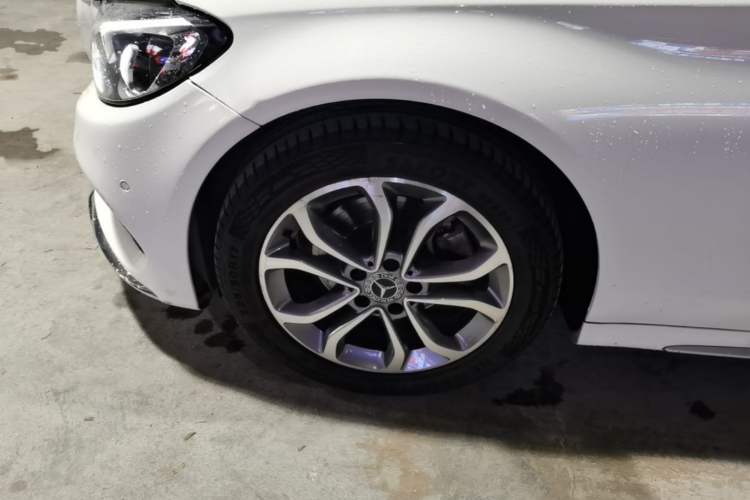 Used Mercedes-Benz C-Class 2017 Restyled C 180 L Fashion Edition Sport Version Left Front Wheel Hub