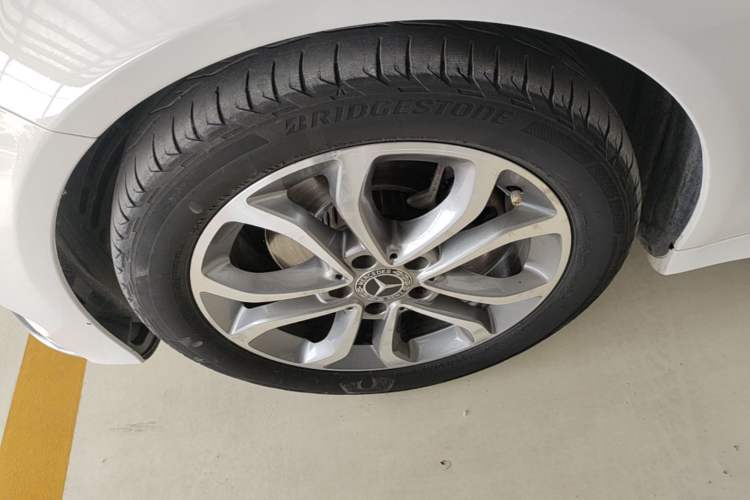 Used Mercedes-Benz C-Class 2017 Restyled C 180 L Fashion Edition Sport Version Left Front Wheel Hub
