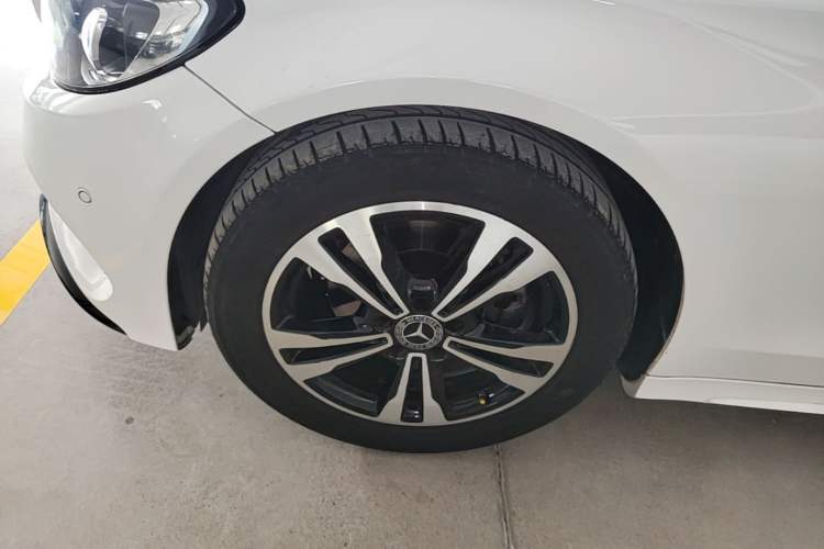 Used Mercedes-Benz C-Class 2017 Restyled C 200 Sport Edition Left Front Wheel Hub