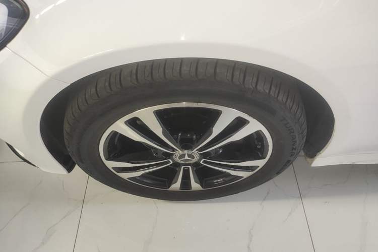 Used Mercedes-Benz C-Class 2017 Restyled C 200 Sport Edition Left Front Wheel Hub