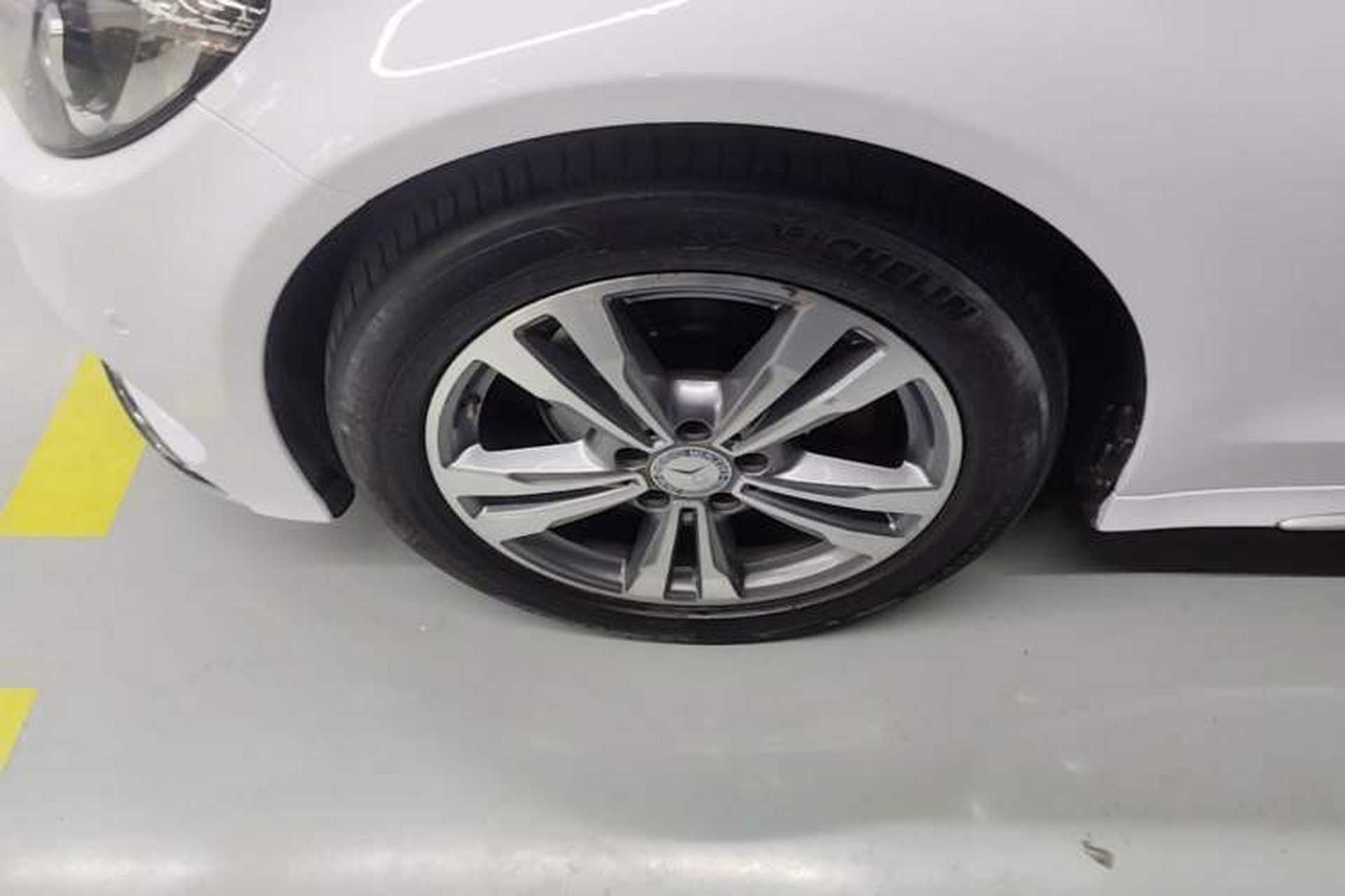 Used Mercedes-Benz C-Class 2017 C 200 L Sport Edition Left Front Wheel Hub