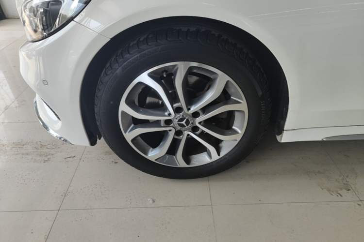 Used Mercedes-Benz C-Class 2017 Restyled C 180 L Fashion Edition Sport Version Left Front Wheel Hub