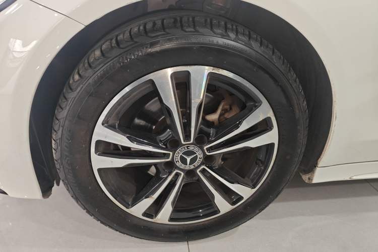 Used Mercedes-Benz C-Class 2017 C 200 Sport Edition Left Front Wheel Hub