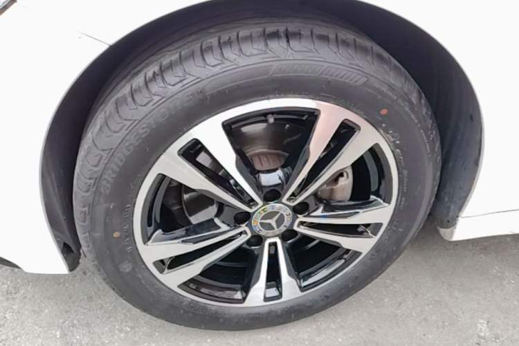 Used Mercedes-Benz C-Class 2017 Restyled C 200 Sport Edition Left Front Wheel Hub