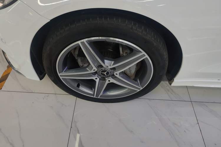 Used Mercedes-Benz C-Class 2017 Facelift C 200 Station Wagon Left Front Wheel Hub