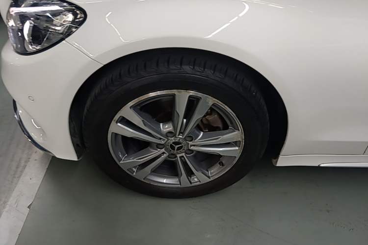Used Mercedes-Benz C-Class 2017 Facelift C 200 L Sport Edition Left Front Wheel Hub