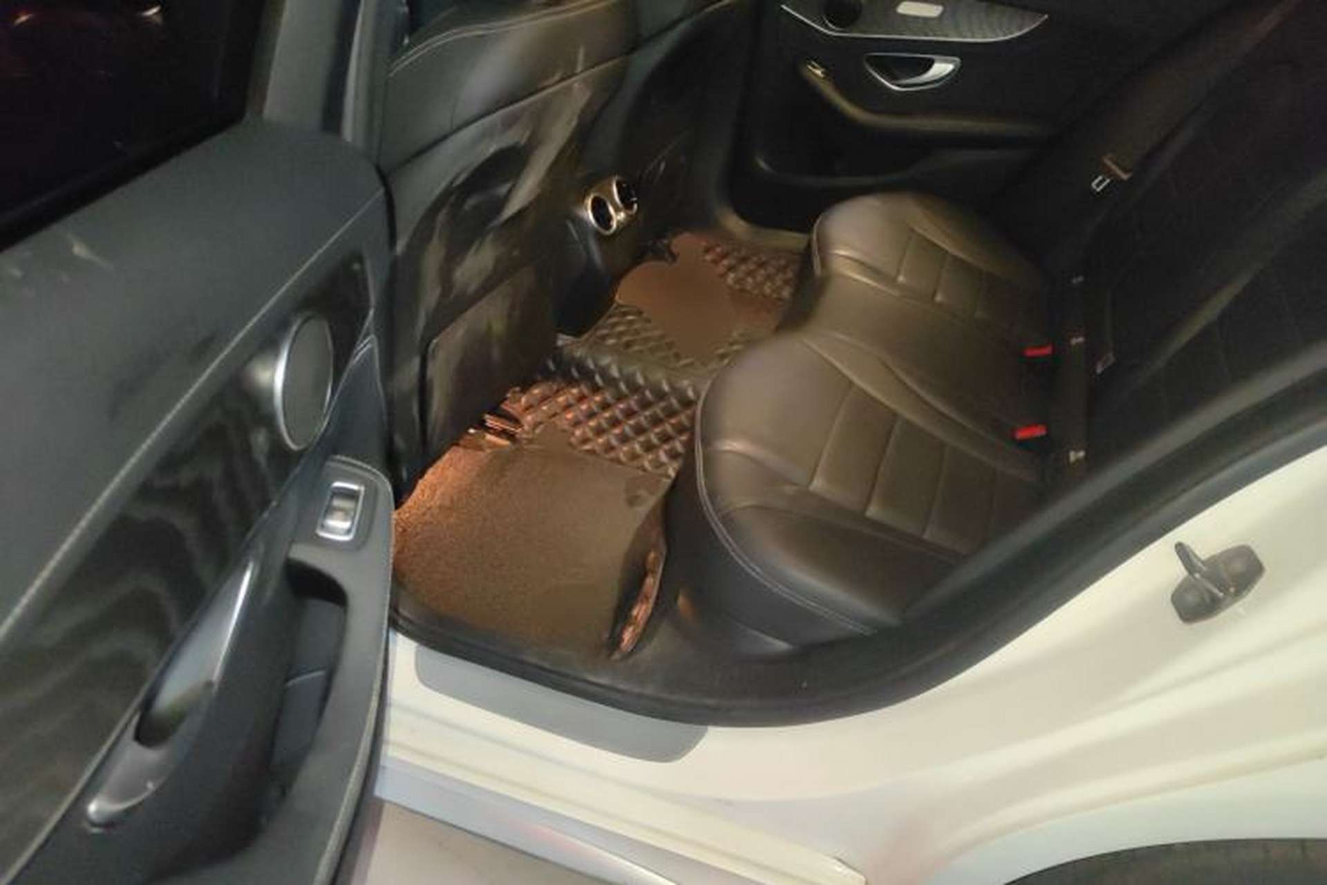 Used Mercedes-Benz C-Class 2017 Restyled C 180 L Fashion Edition Sport Version Left Rear Seat