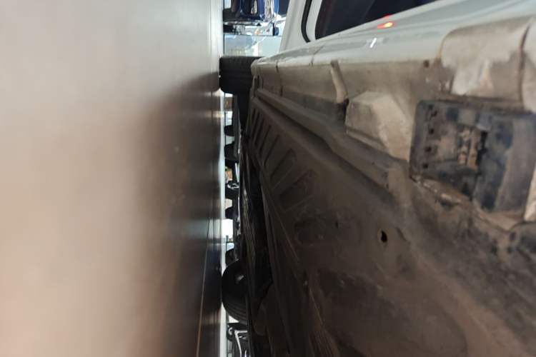Used Mercedes-Benz C-Class 2017 Restyled C 200 Sport Edition Left Side Sill