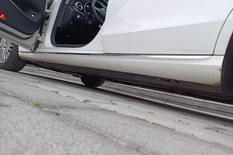 Used Mercedes-Benz C-Class 2017 C 180 L Left Side Sill
