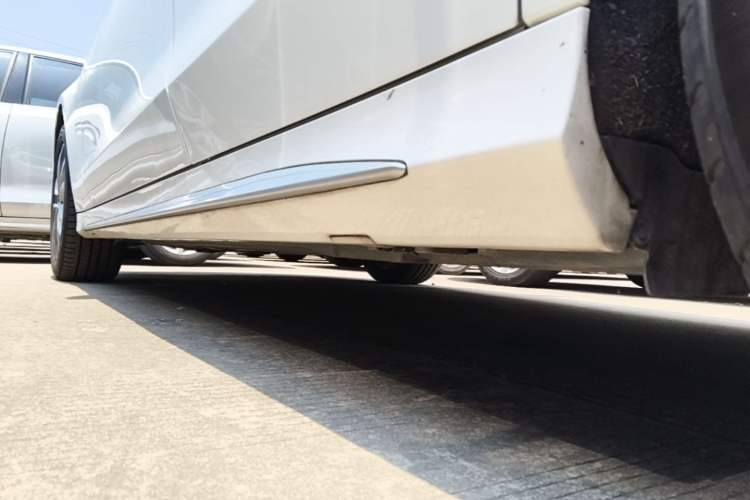 Used Mercedes-Benz C-Class 2017 Restyled C 180 L Fashion Edition Sport Version Left Side Sill