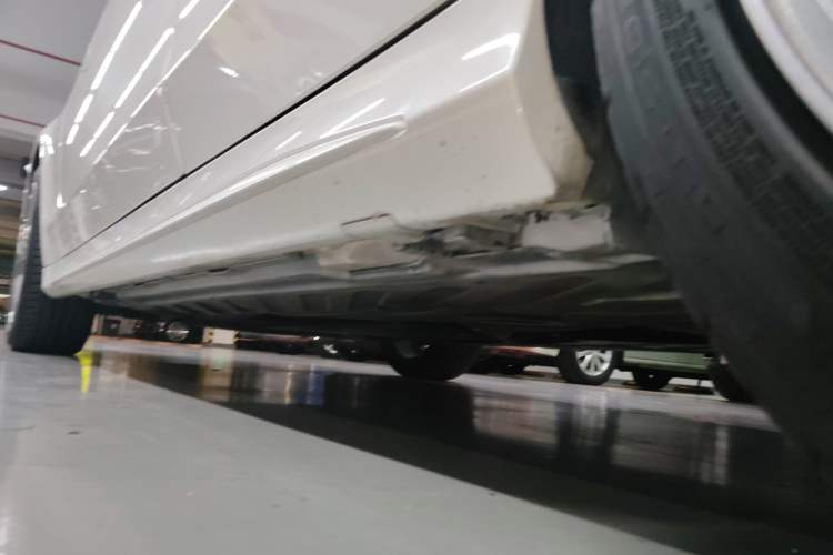 Used Mercedes-Benz C-Class 2017 C 180 Estate Left Side Sill