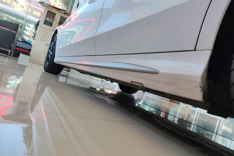 Used Mercedes-Benz C-Class 2017 C 180 L Sport Edition Left Side Sill