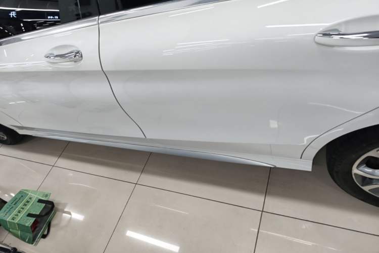 Used Mercedes-Benz C-Class 2017 Revised C 180 L Dynamic Sports Edition Left Side Sill