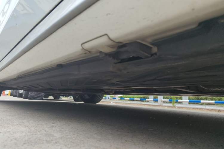 Used Mercedes-Benz C-Class 2017 Facelift C 200 L Sport Edition Left Side Sill