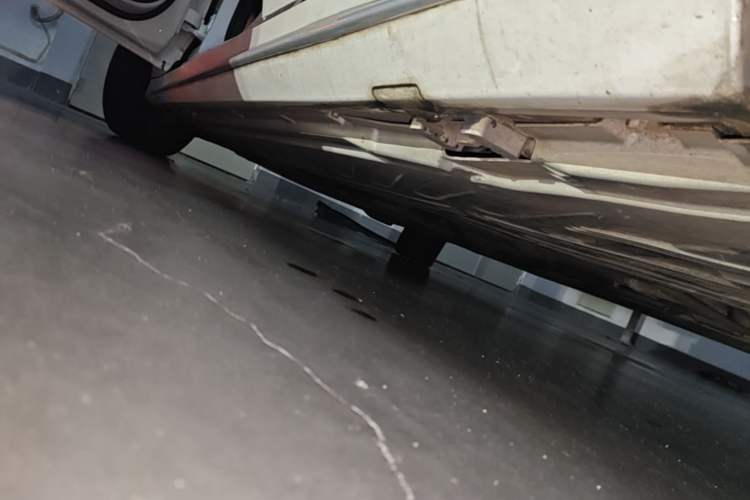 Used Mercedes-Benz C-Class 2017 C 180 L Sport Edition Left Side Sill