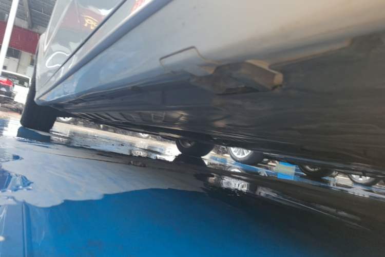 Used Mercedes-Benz C-Class 2017 Facelift C 200 L Sport Edition Left Side Sill