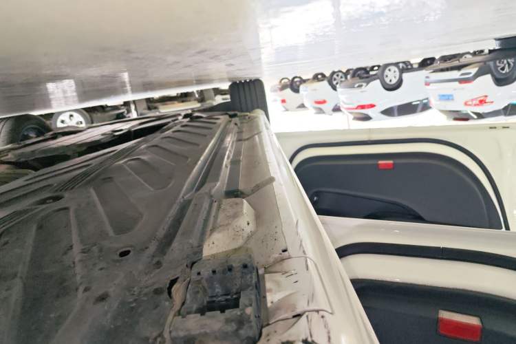 Used Mercedes-Benz C-Class 2017 Restyled C 200 Sport Edition Left Side Sill
