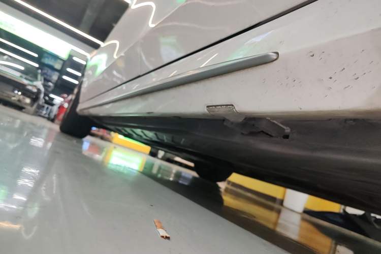 Used Mercedes-Benz C-Class 2017 Restyled C 180 L Fashion Edition Sport Version Left Side Sill