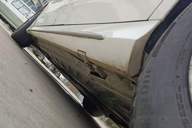 Used Mercedes-Benz C-Class 2017 C 200 L Sport Edition Left Side Sill