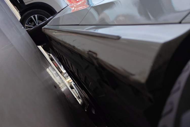 Used Mercedes-Benz C-Class 2017 Facelift C 200 L Sport Edition Left Side Sill