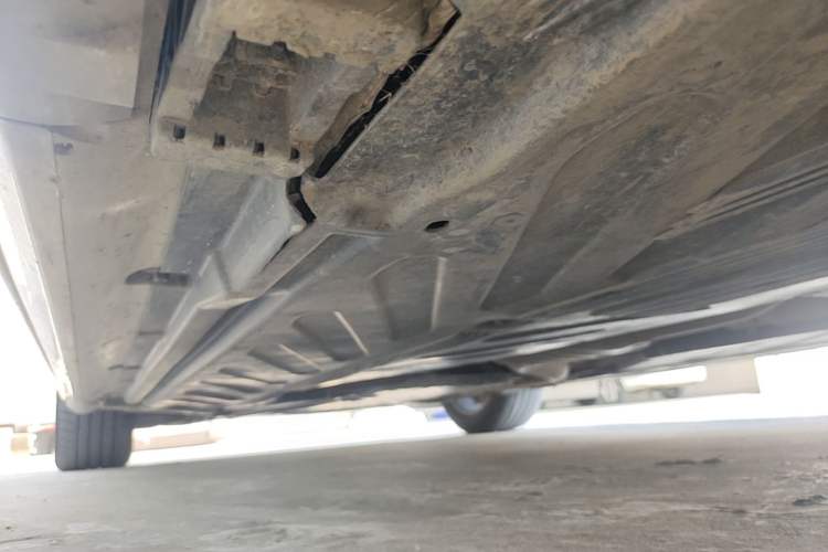 Used Mercedes-Benz C-Class 2017 Facelift C 200 L Sport Edition Left Side Sill