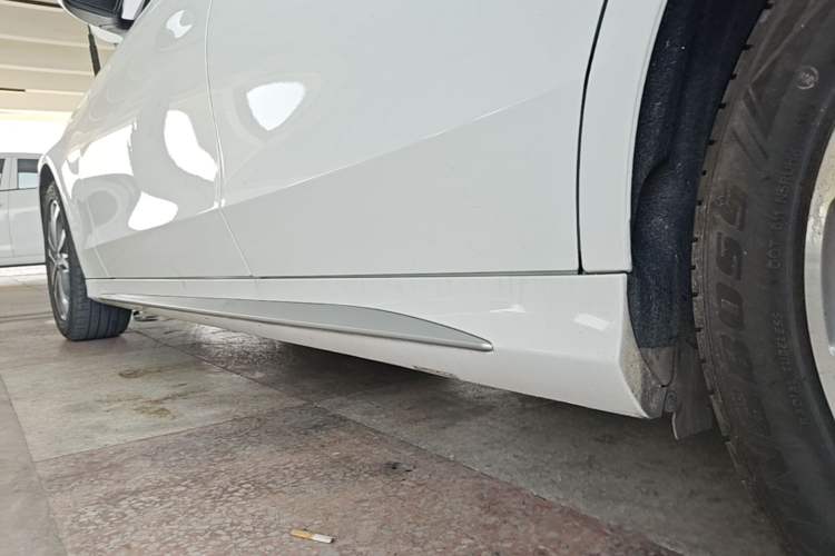 Used Mercedes-Benz C-Class 2017 Restyled C 180 L Fashion Edition Sport Version Left Side Sill
