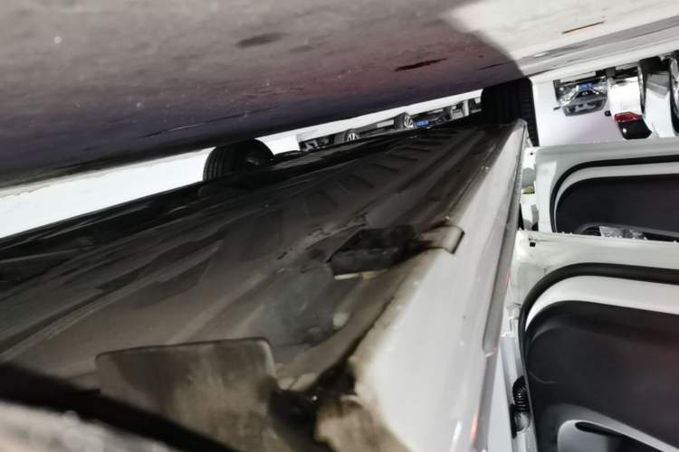 Used Mercedes-Benz C-Class 2017 Restyled C 180 L Fashion Edition Sport Version Left Side Sill