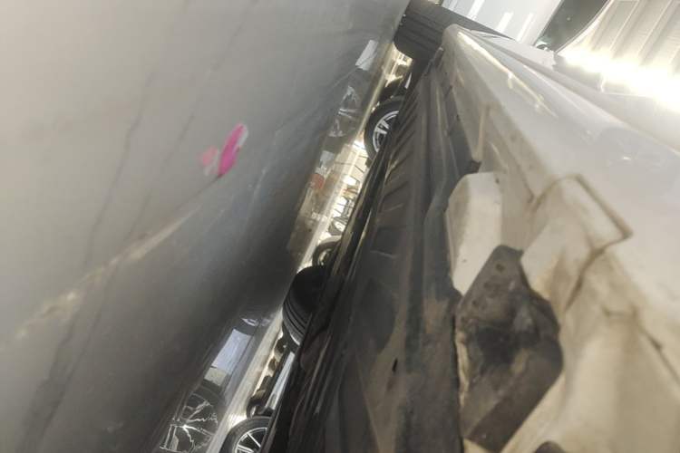 Used Mercedes-Benz C-Class 2017 Restyled C 200 Sport Edition Left Side Sill