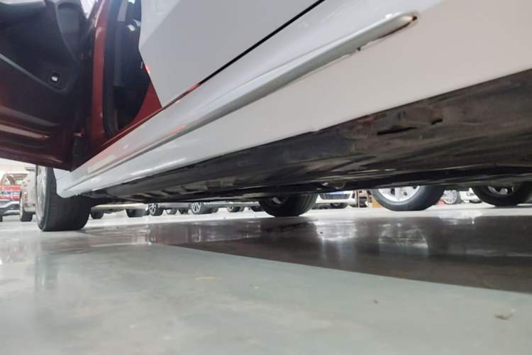 Used Mercedes-Benz C-Class 2017 C 200 L Sport Edition Left Side Sill