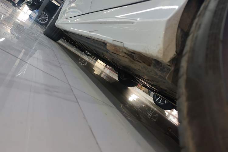 Used Mercedes-Benz C-Class 2017 Facelift C 200 Station Wagon Left Side Sill