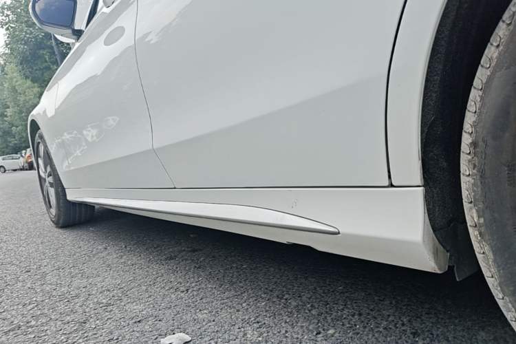 Used Mercedes-Benz C-Class 2017 C 200 L Sport Edition Left Side Sill