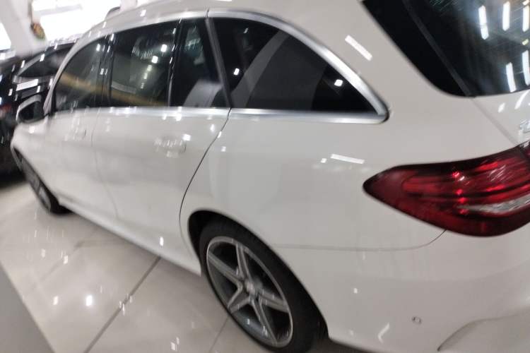Used Mercedes-Benz C-Class 2017 C 200 station wagon Left Side