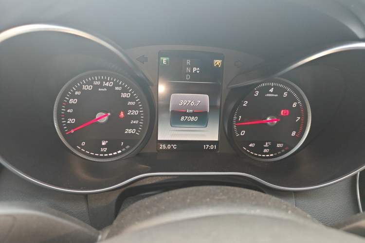 Used Mercedes-Benz C-Class 2017 Facelift C 200 L Sport Edition Odometer Close Up