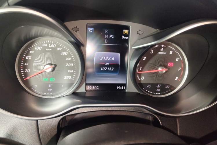 Used Mercedes-Benz C-Class 2017 C 200 L Sport Edition Odometer Close Up