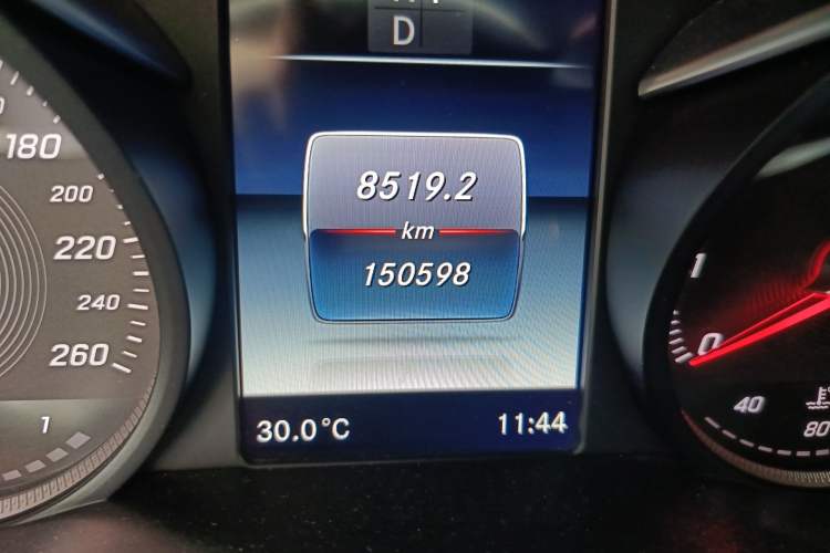 Used Mercedes-Benz C-Class 2017 Revised C 180 L Dynamic Sports Edition Odometer Close Up
