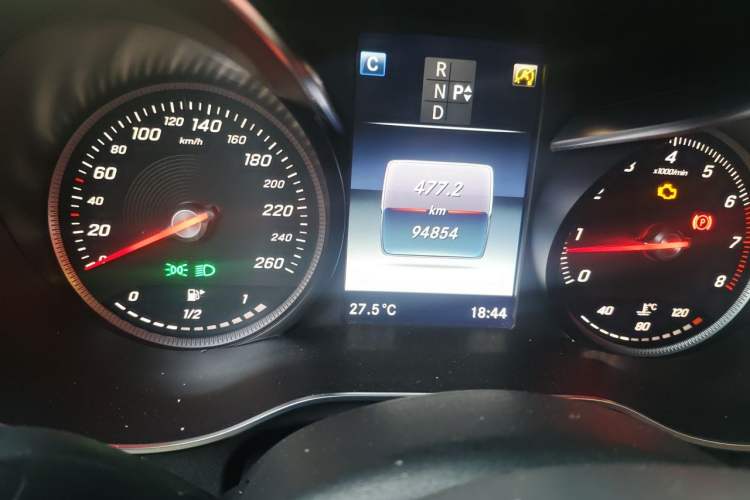 Used Mercedes-Benz C-Class 2017 C 200 Sport Edition Odometer Close Up