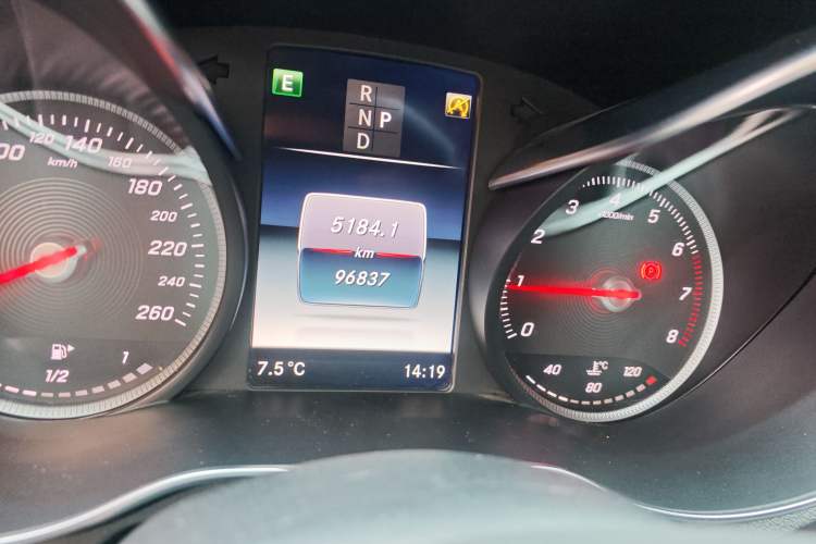 Used Mercedes-Benz C-Class 2017 Restyled C 180 L Fashion Edition Sport Version Odometer Close Up
