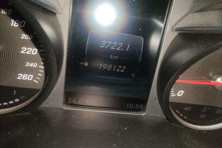 Used Mercedes-Benz C-Class 2017 C 200 L Odometer Close Up