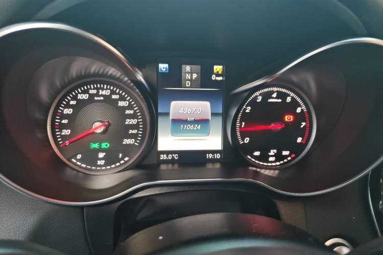 Used Mercedes-Benz C-Class 2017 Facelift C 200 Station Wagon Odometer Close Up