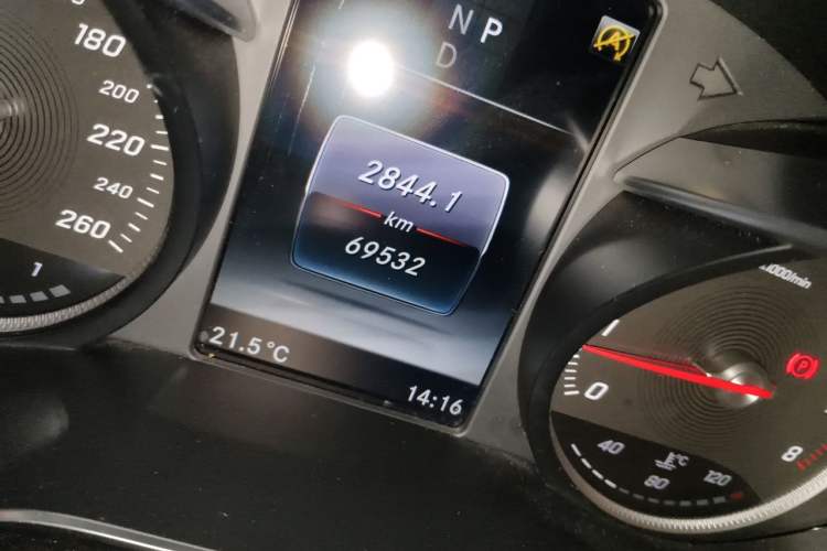 Used Mercedes-Benz C-Class 2017 Restyled C 200 Sport Edition Odometer Close Up