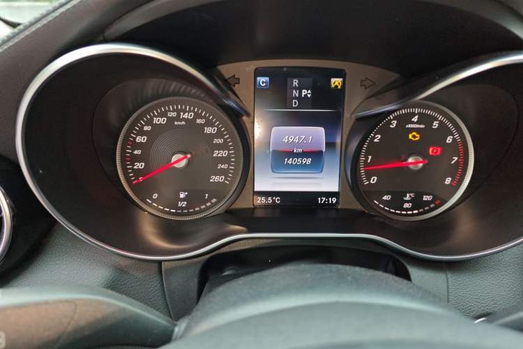 Used Mercedes-Benz C-Class 2017 C 180 L Sport Edition Odometer Close Up